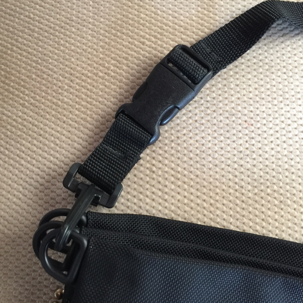 Connectable's Multi Compartment Shoulder Bag - image 5